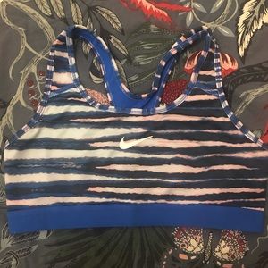 Nike dri-fit sports bra size M